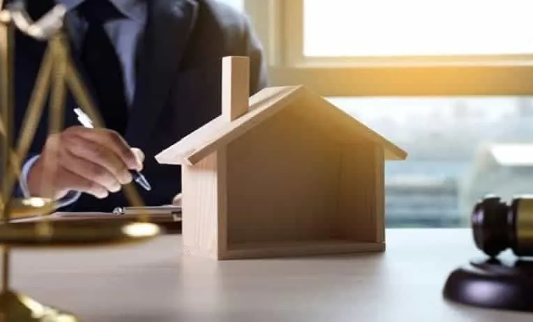 القضايا العقارية